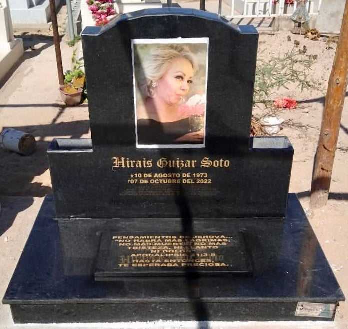 *** Lápida 28 (Mármol)
