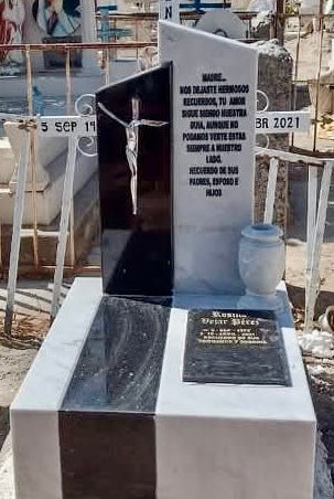 *** Lápida 26 (Mármol)